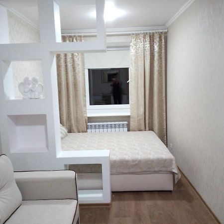 Two-Bedroom Apartment In The Center Хмельницький Екстер'єр фото