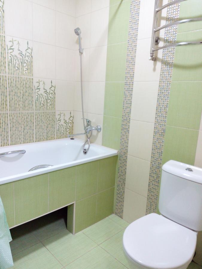 Two-Bedroom Apartment In The Center Хмельницький Екстер'єр фото