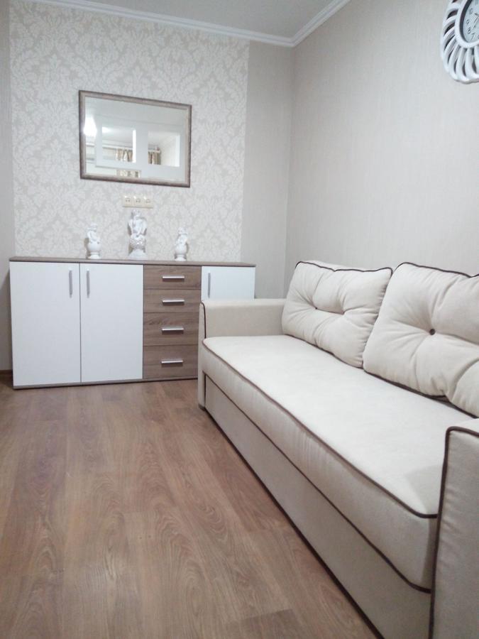 Two-Bedroom Apartment In The Center Хмельницький Екстер'єр фото