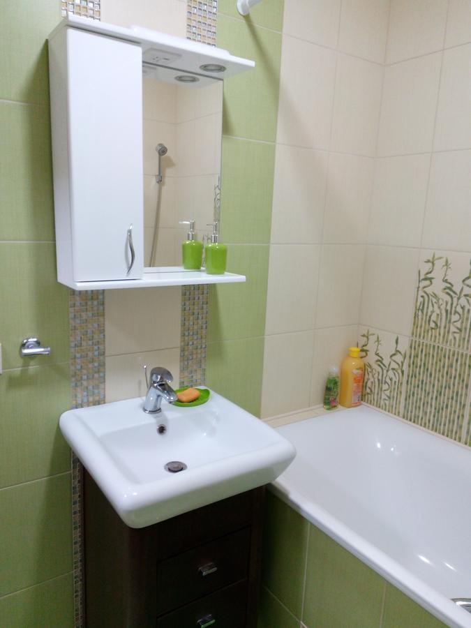 Two-Bedroom Apartment In The Center Хмельницький Екстер'єр фото