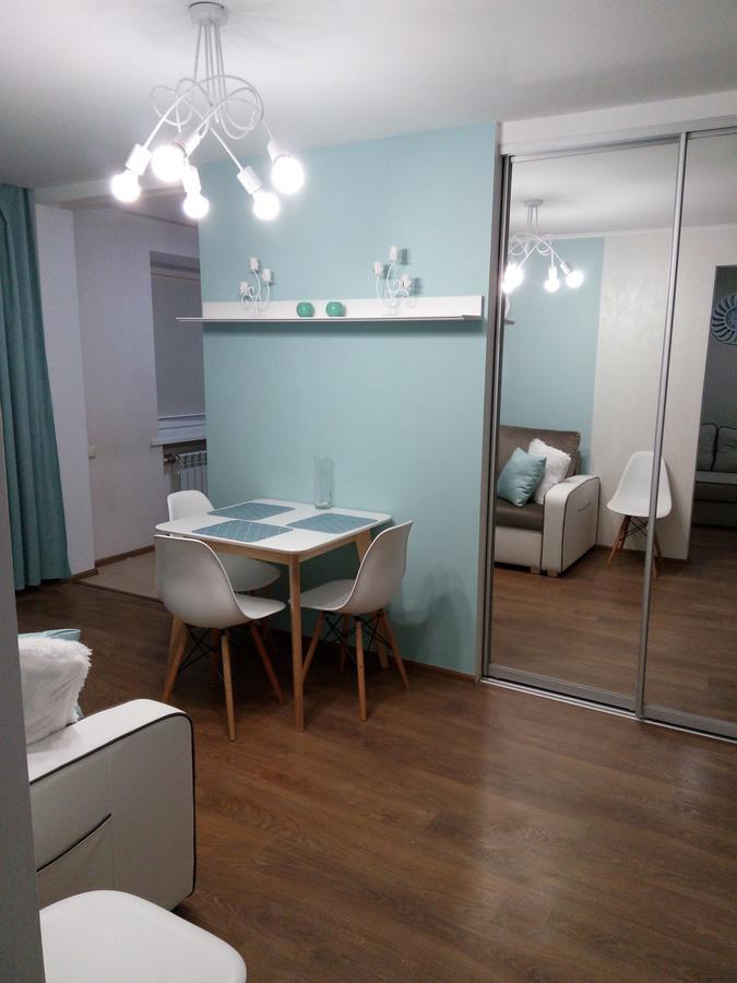 Two-Bedroom Apartment In The Center Хмельницький Екстер'єр фото