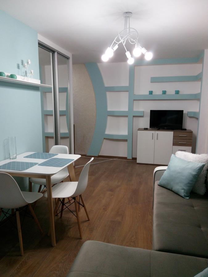 Two-Bedroom Apartment In The Center Хмельницький Екстер'єр фото